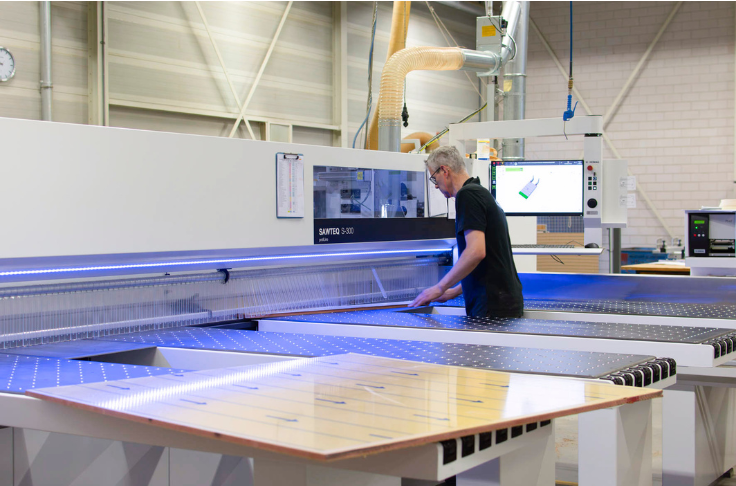 Nieuwe opdeelzaag versterkt ons machinepark
